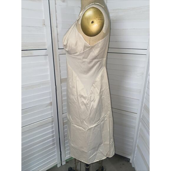 VTG Vanity Fair Nude FULL SLIP Tricot Nylon Lace Trim Sz 38 Made In USA - Picture 6 of 10